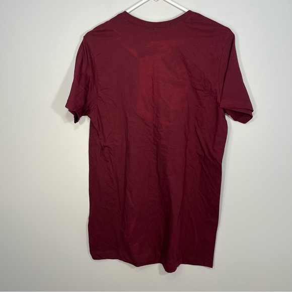 Harry Potter Shirt Men’s Medium Red Graphic Pullover Gryffindor Hogwarts Wizard - Picture 2 of 7